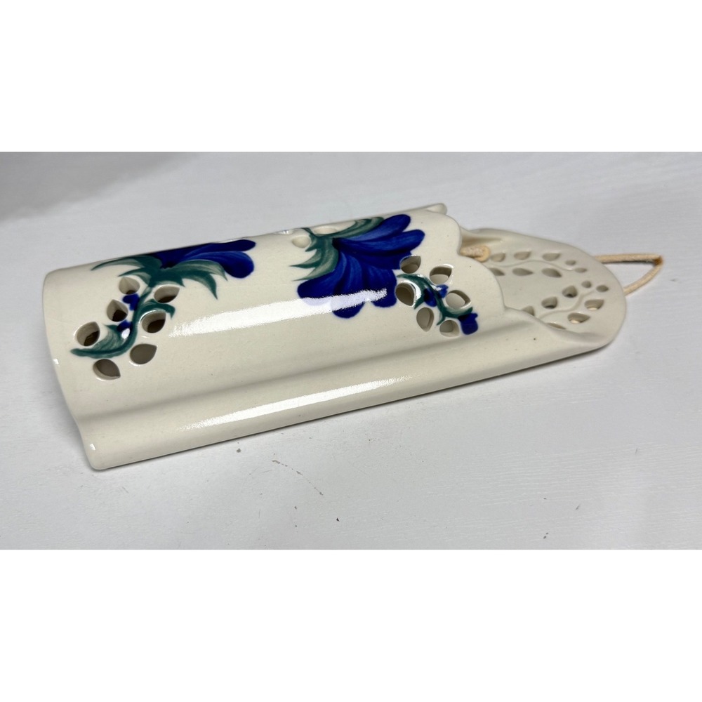 Vintage Ceramic Wall Pocket Vase Blue Floral Design Hanging Planter - Picture 2 of 7
